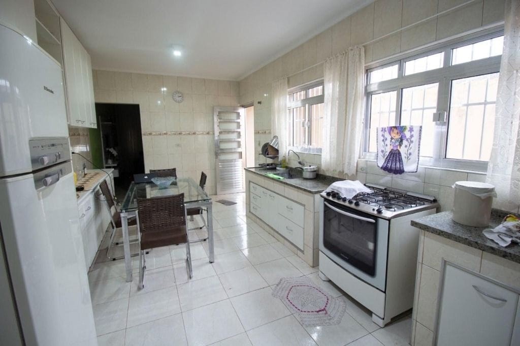 Casa, 3 quartos, 181 m² - Foto 2