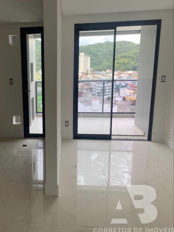 Apartamento à venda com 3 quartos, 80m² - Foto 4