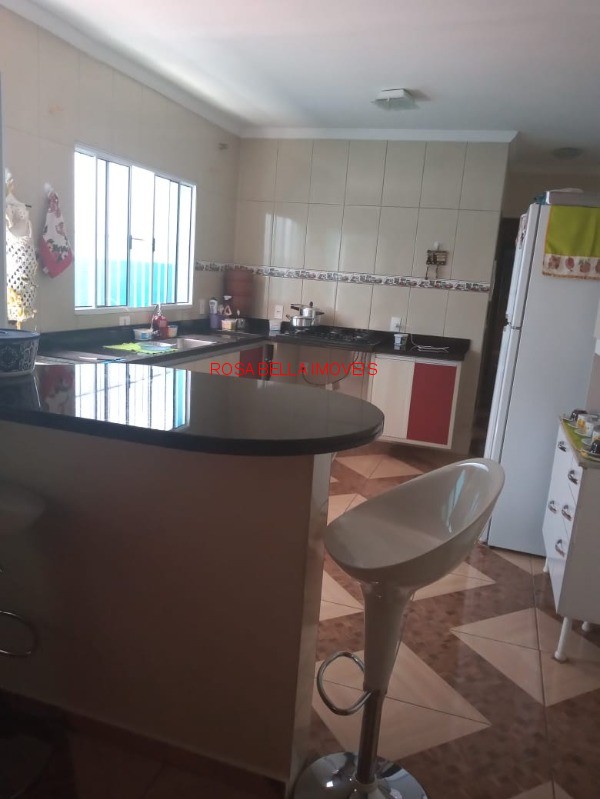 CASA A VENDA EM JUNDIAÍ