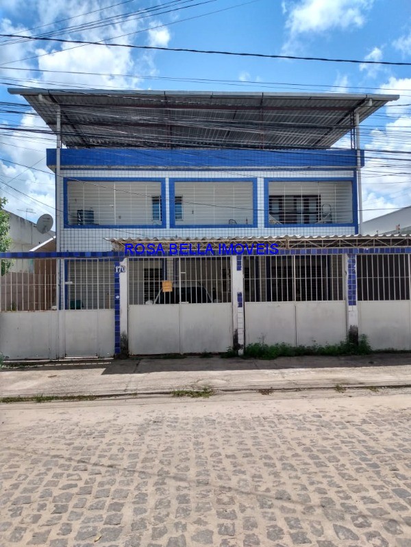 CASA EM PRIMEIRO ANDAR