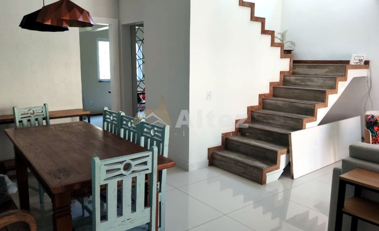 Casa, 4 quartos, 350 m² - Foto 1