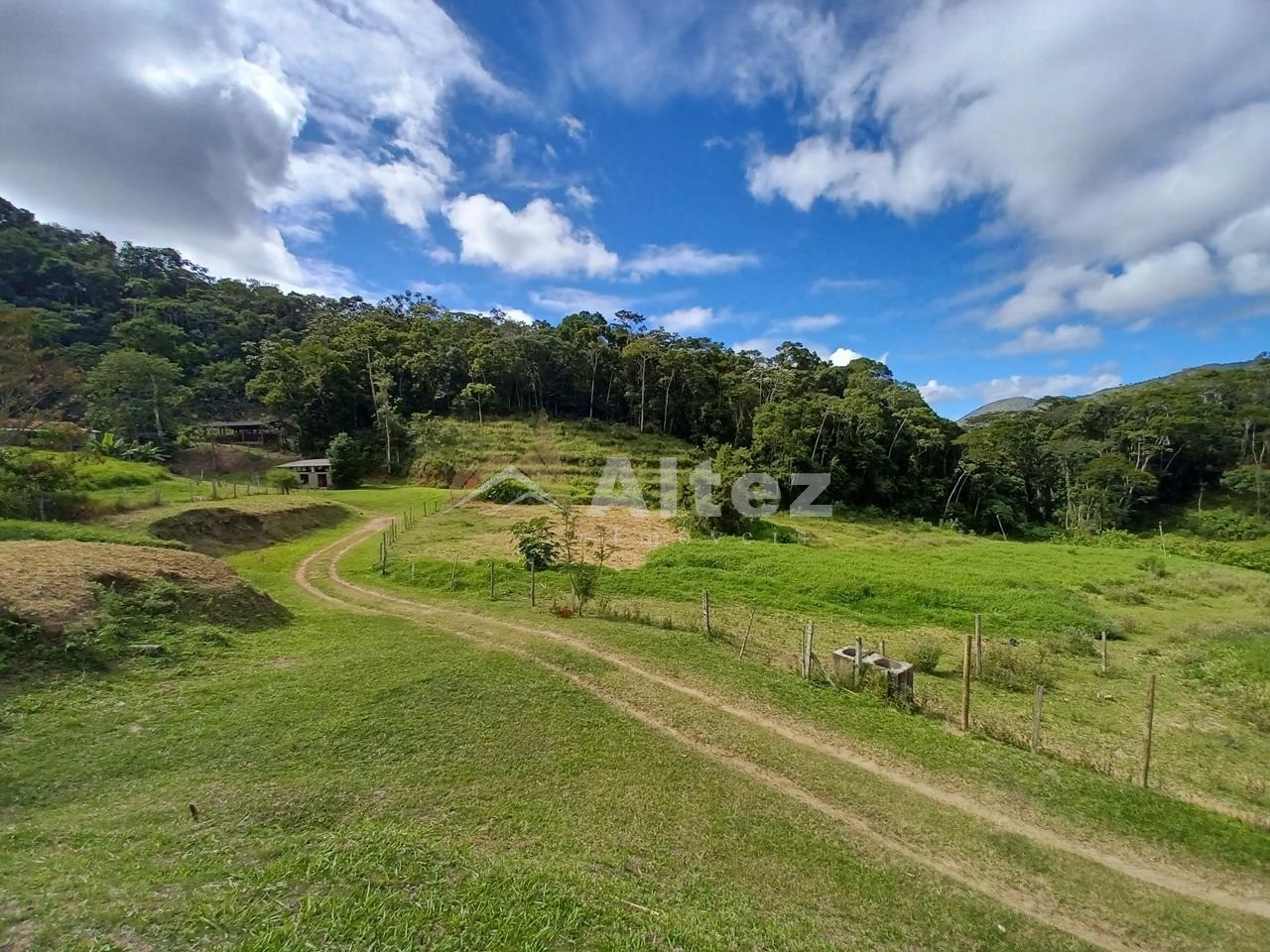 Sítio, 4 quartos, 28 hectares - Foto 15