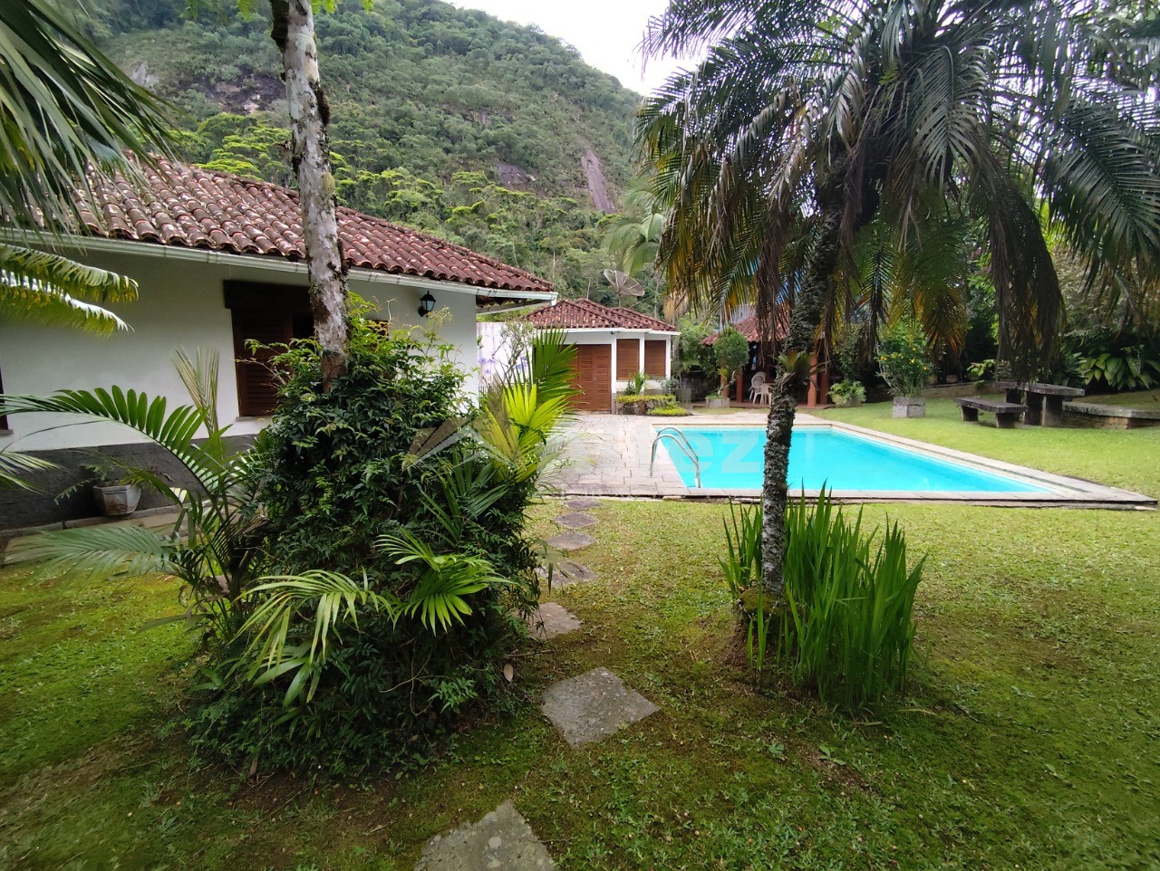 Casa, 5 quartos, 408 m² - Foto 1