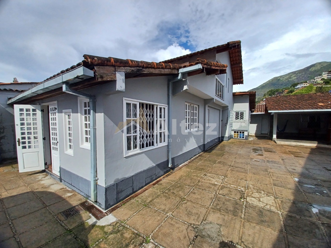 Casa, 4 quartos, 290 m² - Foto 1