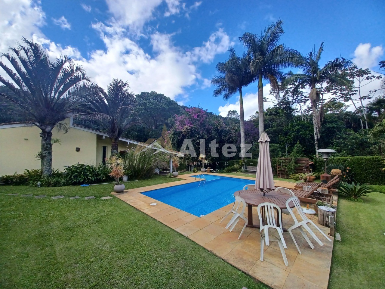 Casa, 4 quartos, 1296 m² - Foto 2