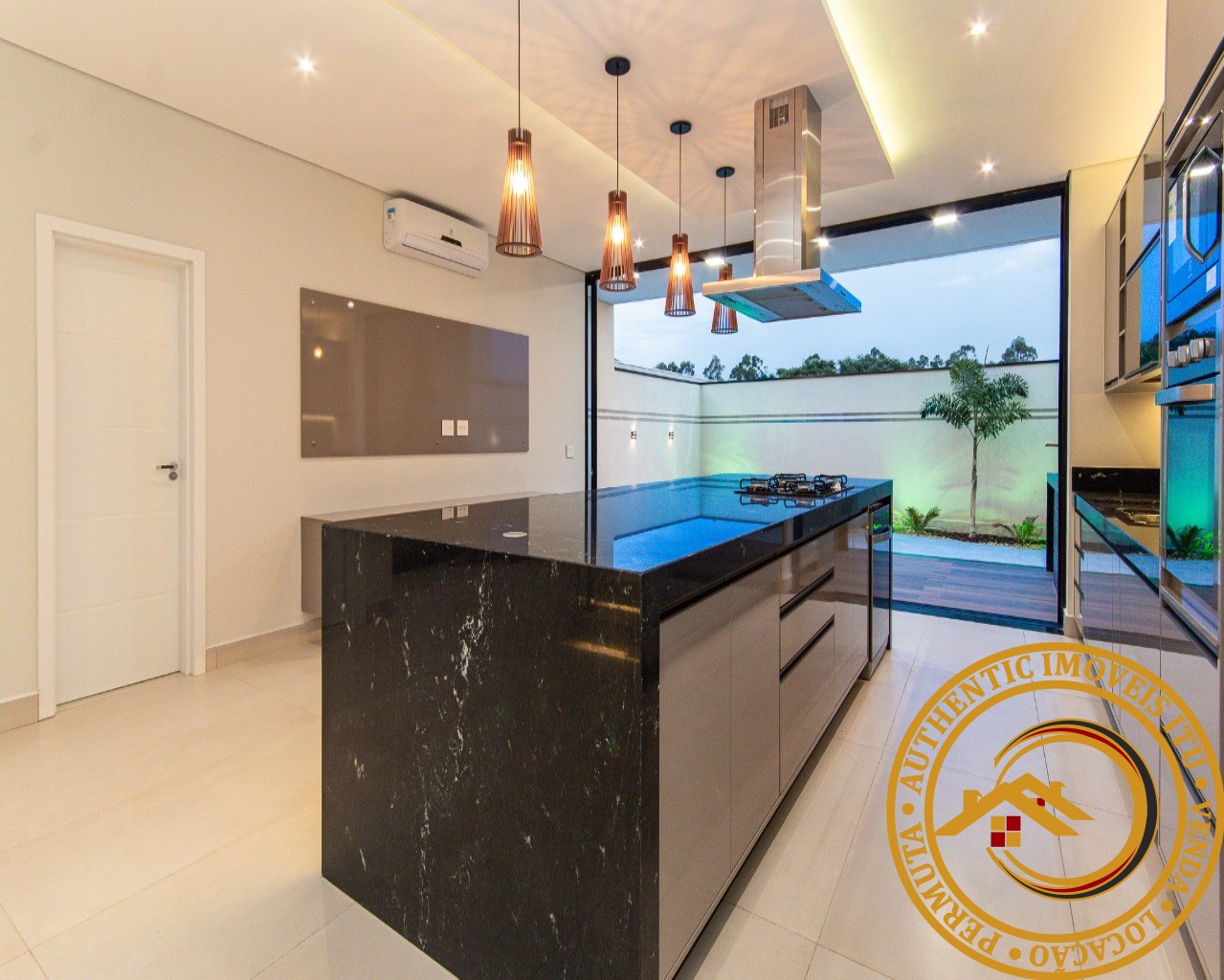 CASA RESIDENCIAL em SALTO - SP, JARDIM MUNICIPAL
