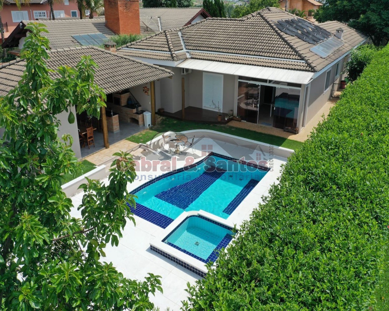 Casa, 4 quartos, 346 m² - Foto 1