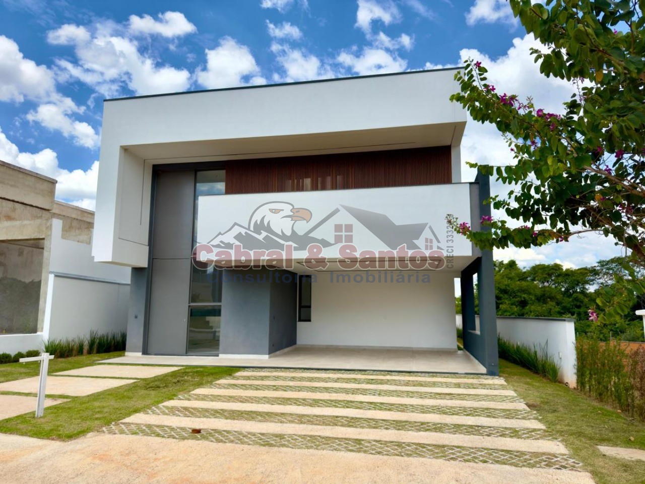 Casa, 4 quartos, 352 m² - Foto 1
