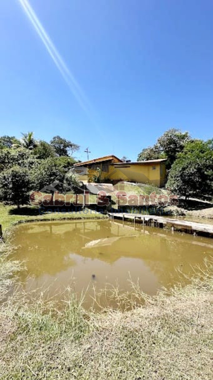 Chácara, 3 quartos, 1331 m² - Foto 1