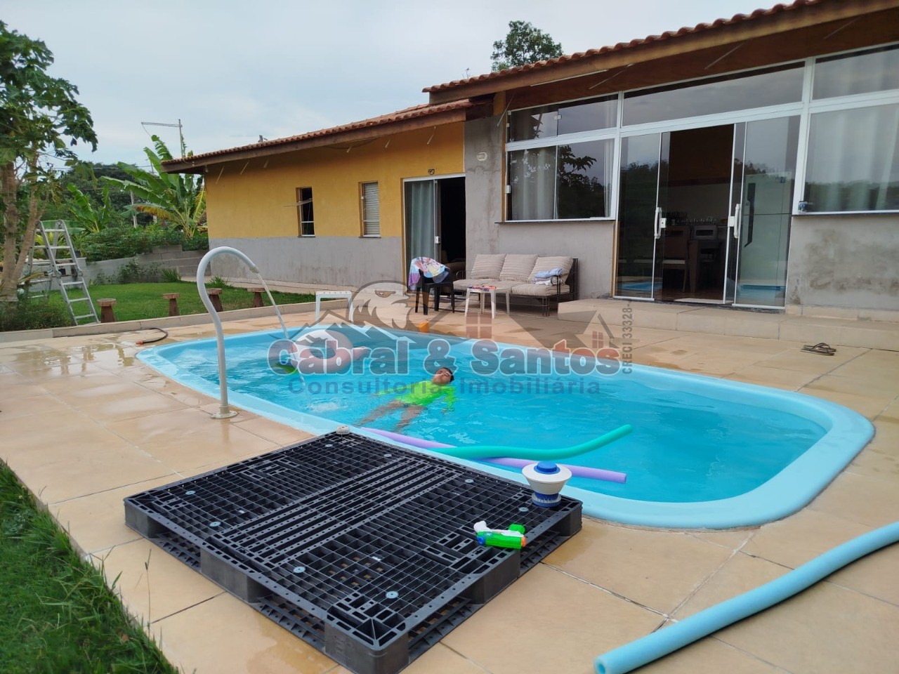 Chácara, 4 quartos, 1600 m² - Foto 1