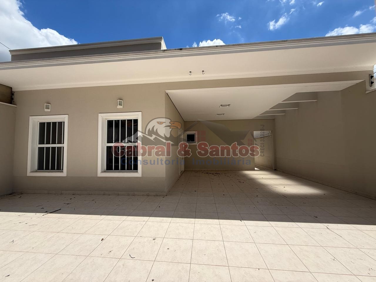 Casa, 3 quartos, 214 m² - Foto 1