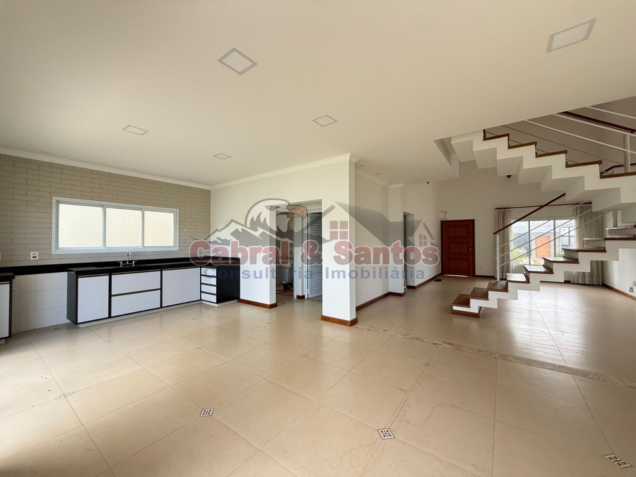 Casa, 3 quartos, 242 m² - Foto 3