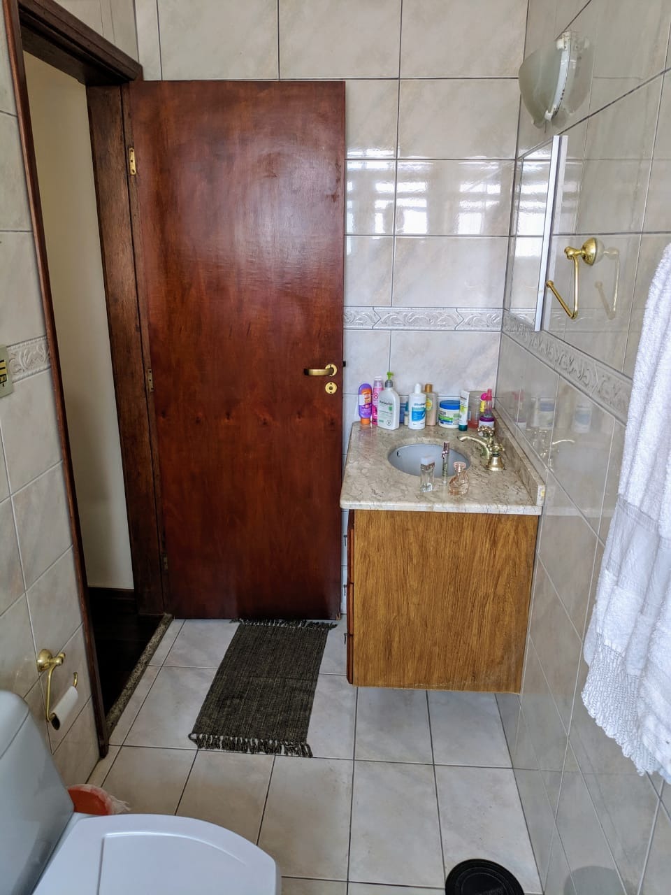Imóvel de luxo no Urbanova: Casa em condomínio com 4 quartos, 2 suítes e 4 vagas de garagem em São José dos Campos-SP.