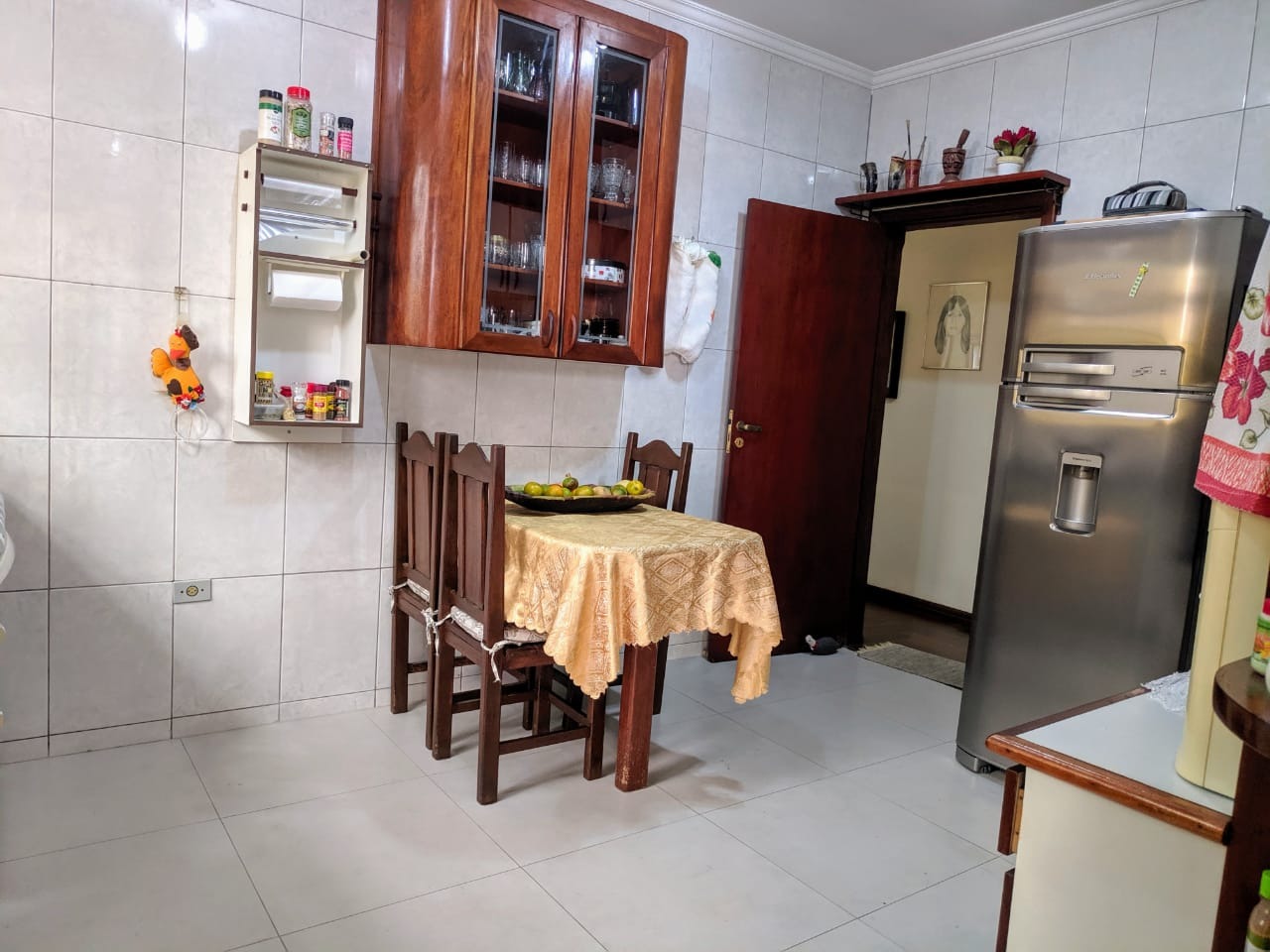 Imóvel de luxo no Urbanova: Casa em condomínio com 4 quartos, 2 suítes e 4 vagas de garagem em São José dos Campos-SP.