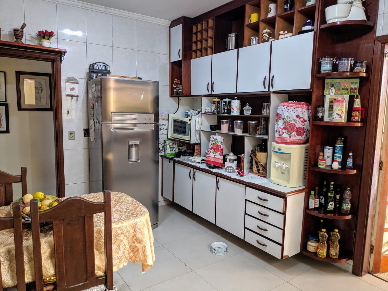Imóvel de luxo no Urbanova: Casa em condomínio com 4 quartos, 2 suítes e 4 vagas de garagem em São José dos Campos-SP.