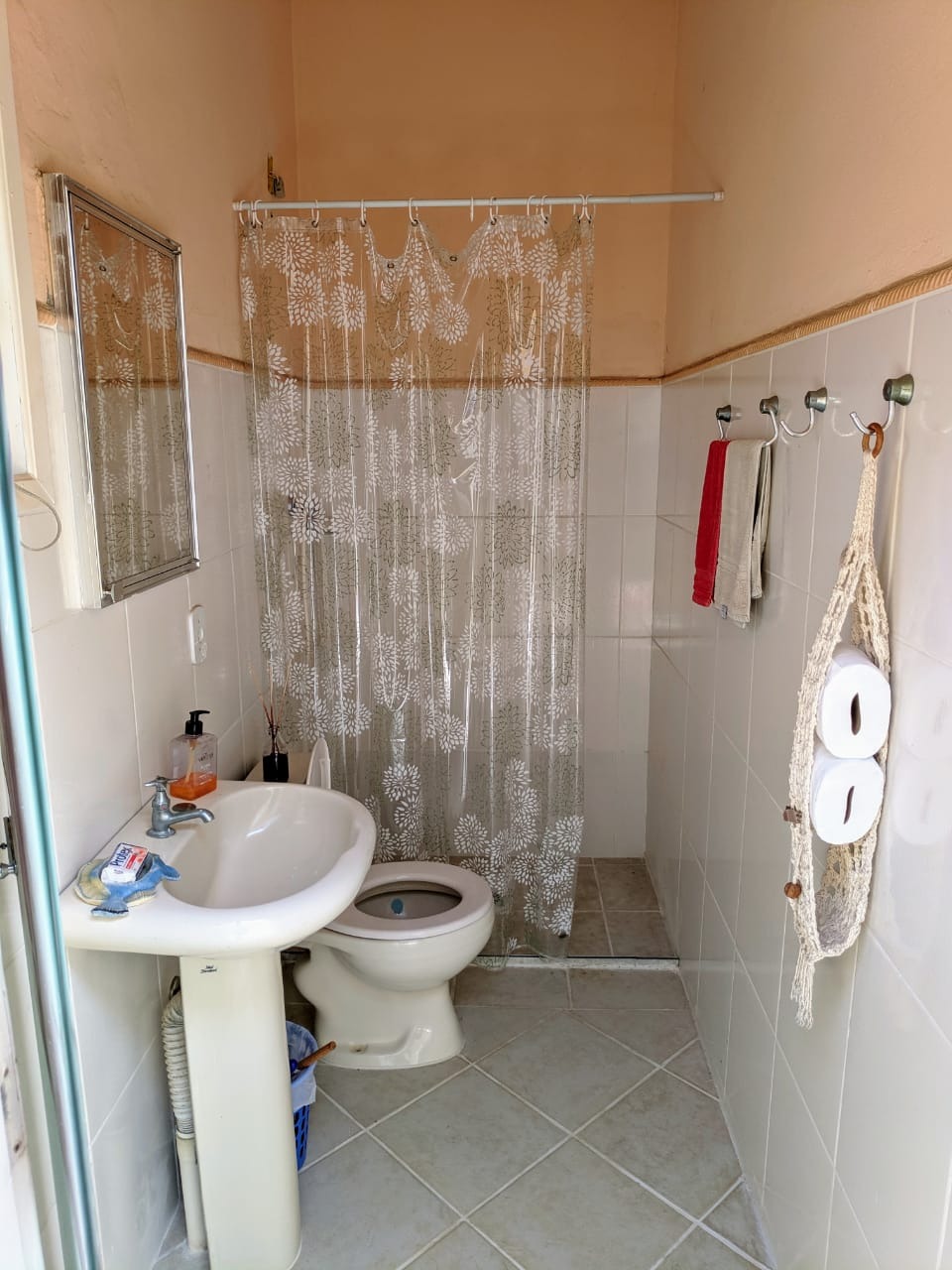 Imóvel de luxo no Urbanova: Casa em condomínio com 4 quartos, 2 suítes e 4 vagas de garagem em São José dos Campos-SP.