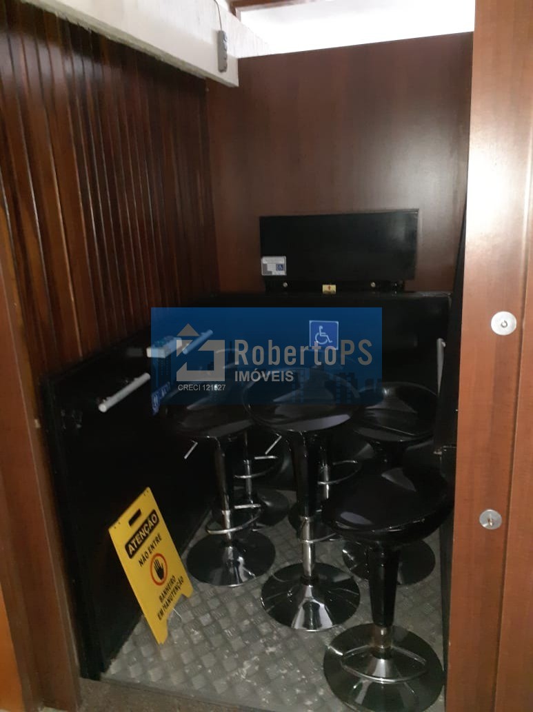 Prédio Comercial à Venda em São José dos Campos-SP: 20 Quartos, 10 Salas, 6 Banheiros, 15 Vagas de Garagem, 800m² no Jardim Bela Vista!
