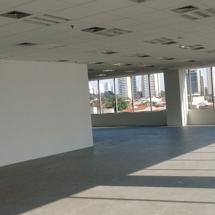 Prédio comercial de alto padrão com 60 quartos e 60 banheiro