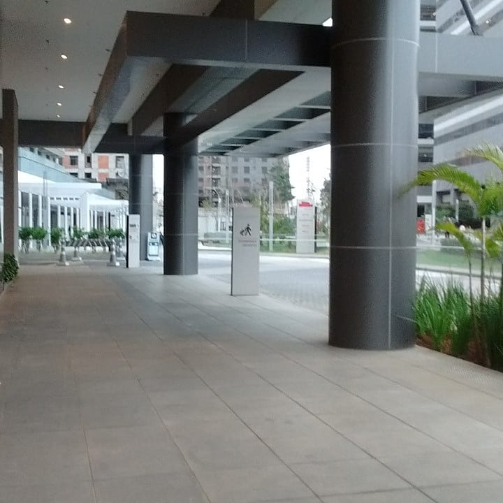 Prédio comercial de alto padrão com 60 quartos e 60 banheiro