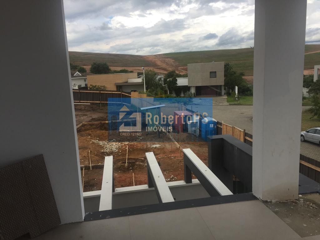 Casa de Luxo no Condomínio Urbanova: 4 Quartos, 4 Suítes, 3 Salas, 3 Vagas de Garagem e 460m² de Área em São José dos Campos-SP