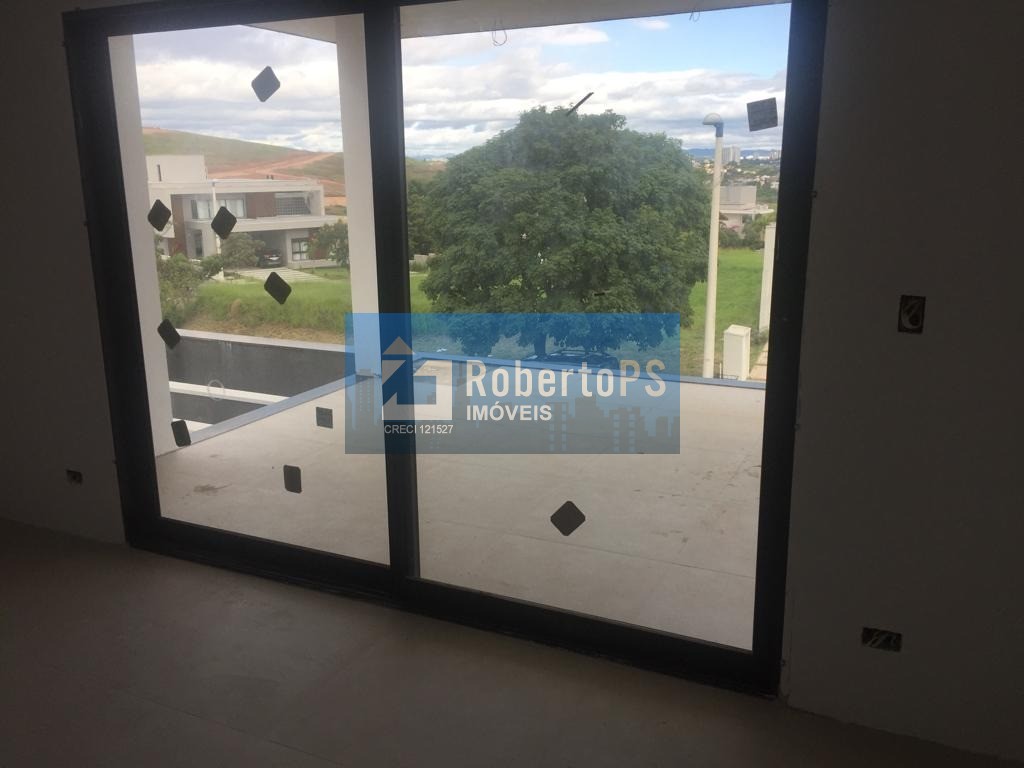 Casa de Luxo no Condomínio Urbanova: 4 Quartos, 4 Suítes, 3 Salas, 3 Vagas de Garagem e 460m² de Área em São José dos Campos-SP