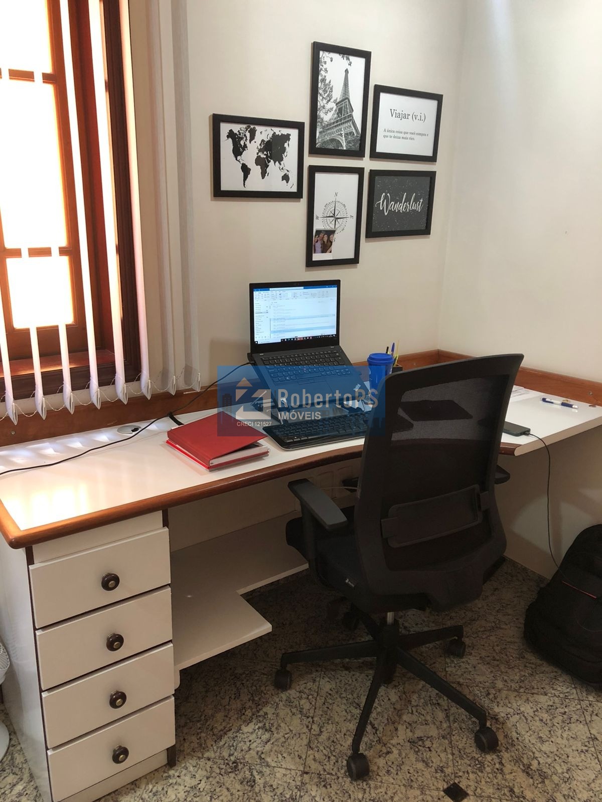 Linda casa assobradada no Condomínio Portal da Mata em Caçapava de 3 dormitórios com suíte e closet.