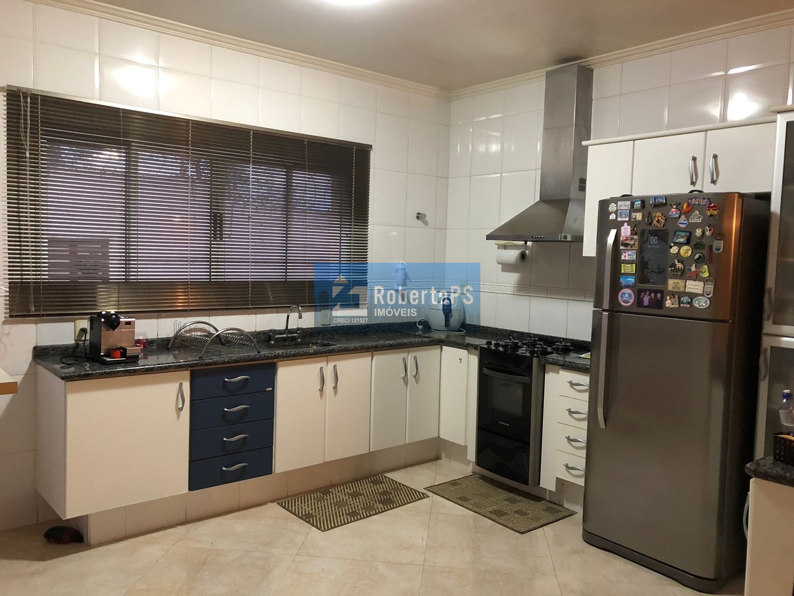 Linda casa assobradada no Condomínio Portal da Mata em Caçapava de 3 dormitórios com suíte e closet.