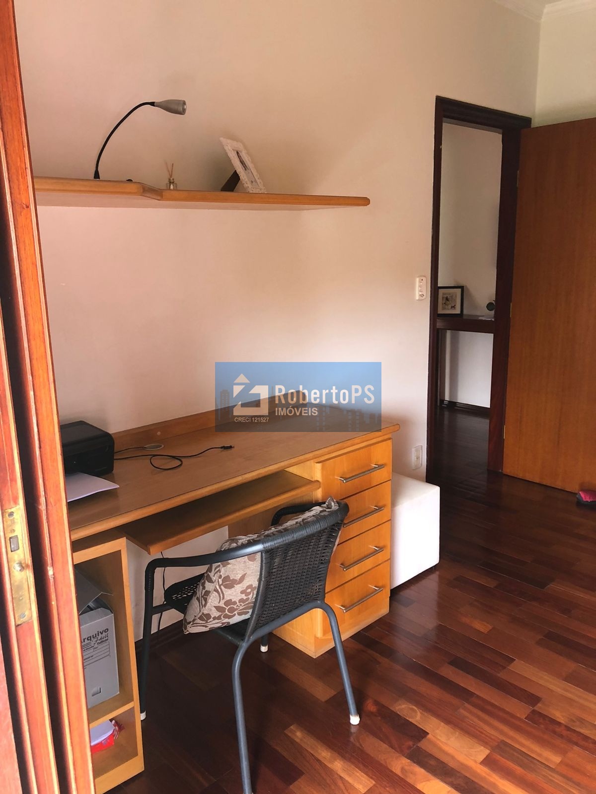 Linda casa assobradada no Condomínio Portal da Mata em Caçapava de 3 dormitórios com suíte e closet.