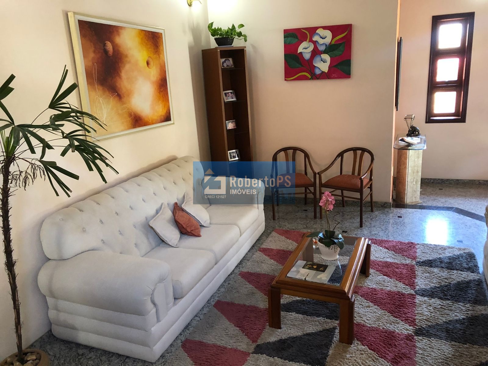 Linda casa assobradada no Condomínio Portal da Mata em Caçapava de 3 dormitórios com suíte e closet.