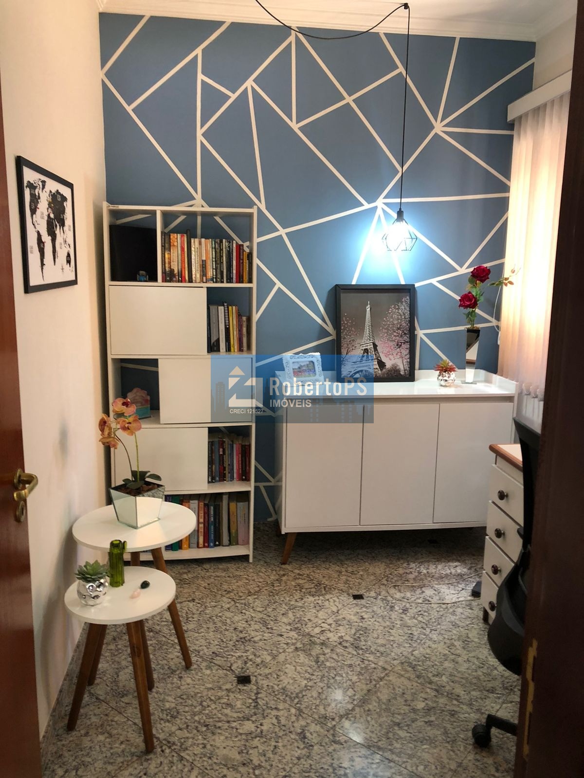 Linda casa assobradada no Condomínio Portal da Mata em Caçapava de 3 dormitórios com suíte e closet.