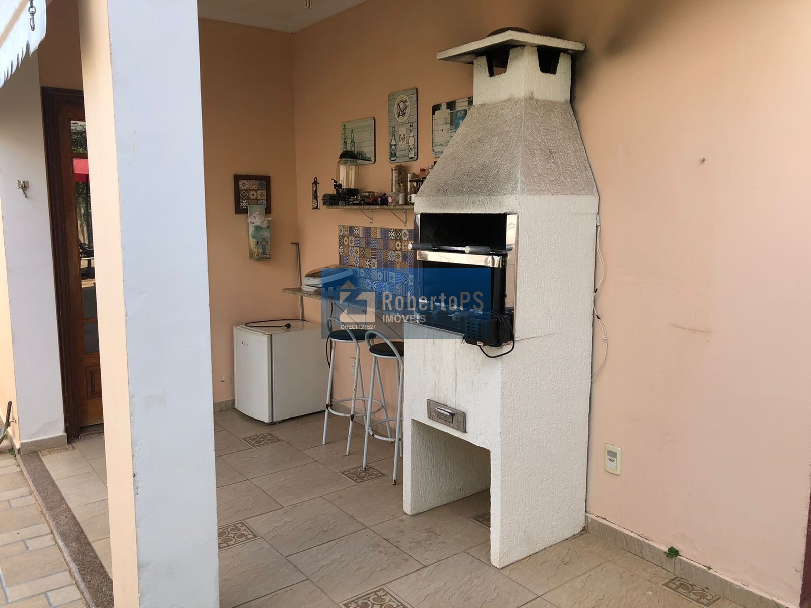 Linda casa assobradada no condomínio portal da mata em caçap