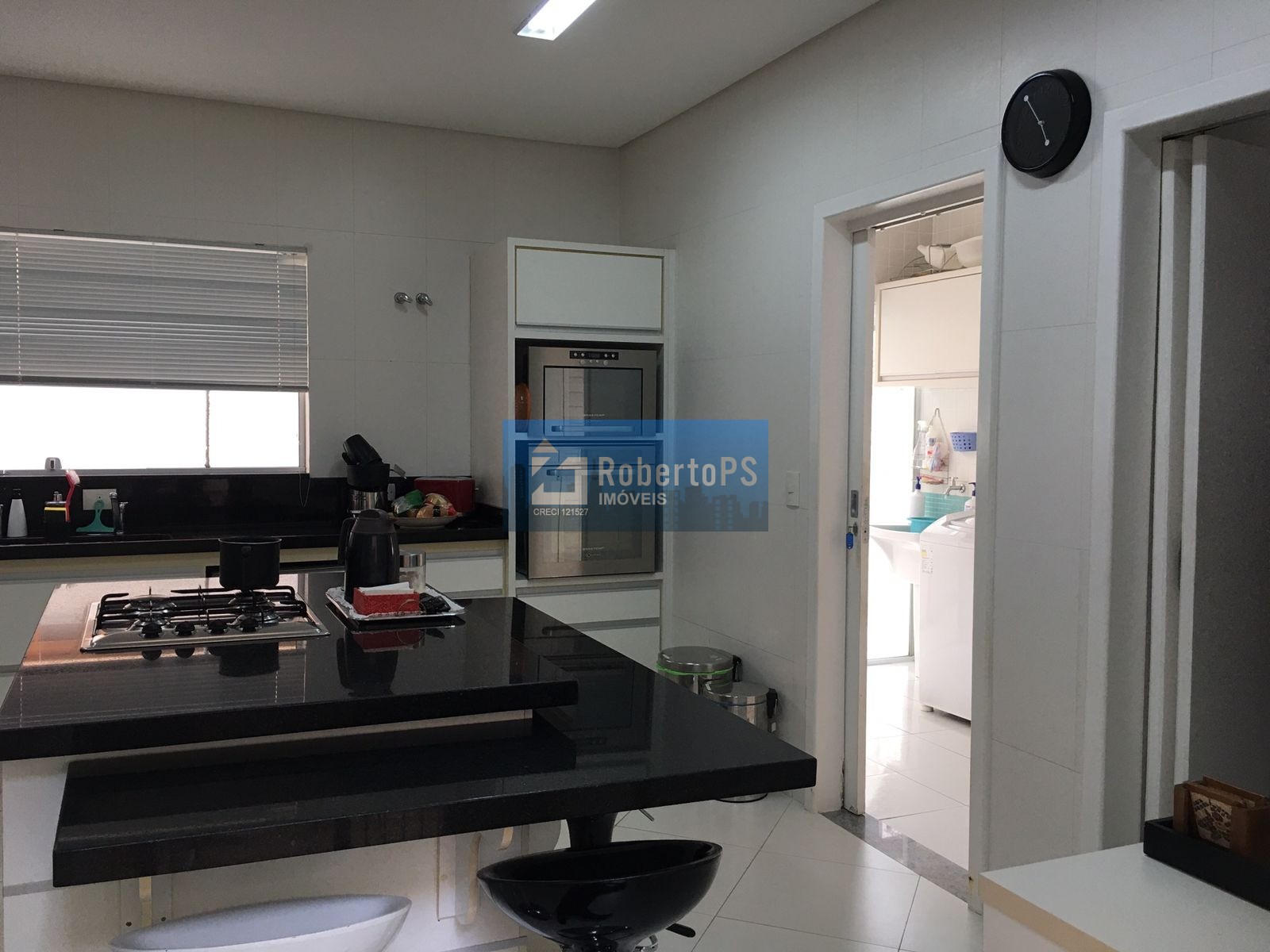 Lindo sobrado em condomínio com 5 suítes aquecimento solar e 4 vagas
