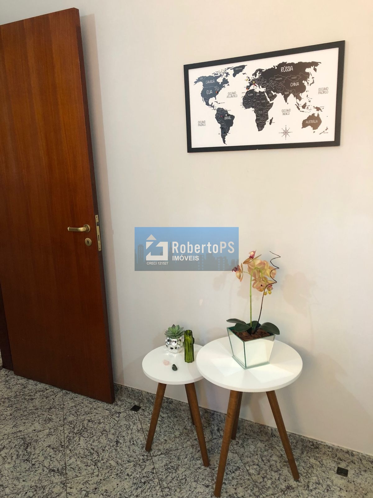 Linda casa assobradada no Condomínio Portal da Mata em Caçapava de 3 dormitórios com suíte e closet.