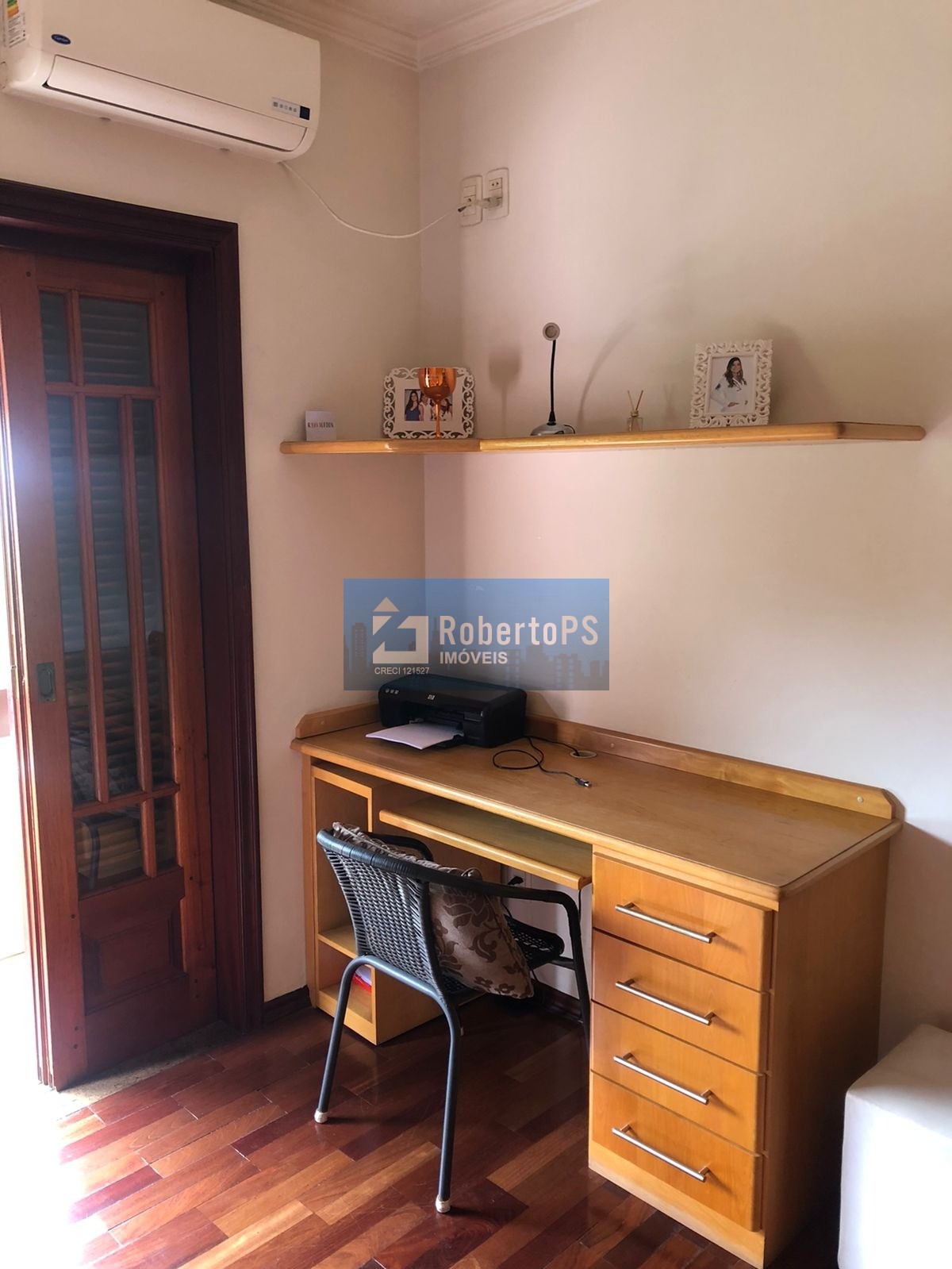 Linda casa assobradada no Condomínio Portal da Mata em Caçapava de 3 dormitórios com suíte e closet.