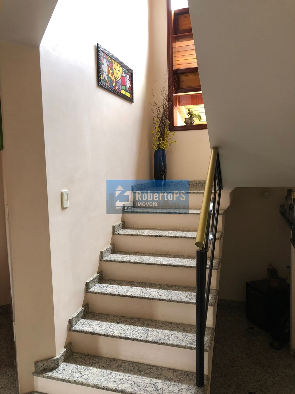 Linda casa assobradada no Condomínio Portal da Mata em Caçapava de 3 dormitórios com suíte e closet.