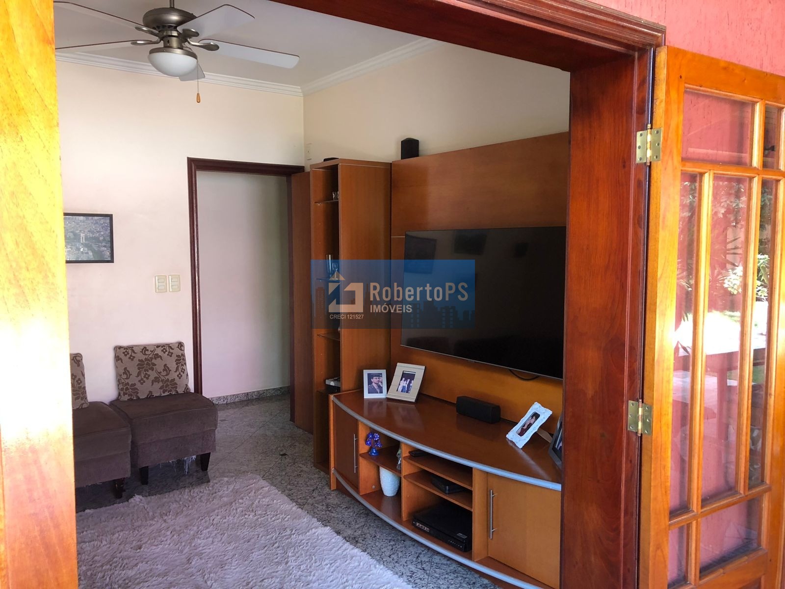 Linda casa assobradada no Condomínio Portal da Mata em Caçapava de 3 dormitórios com suíte e closet.