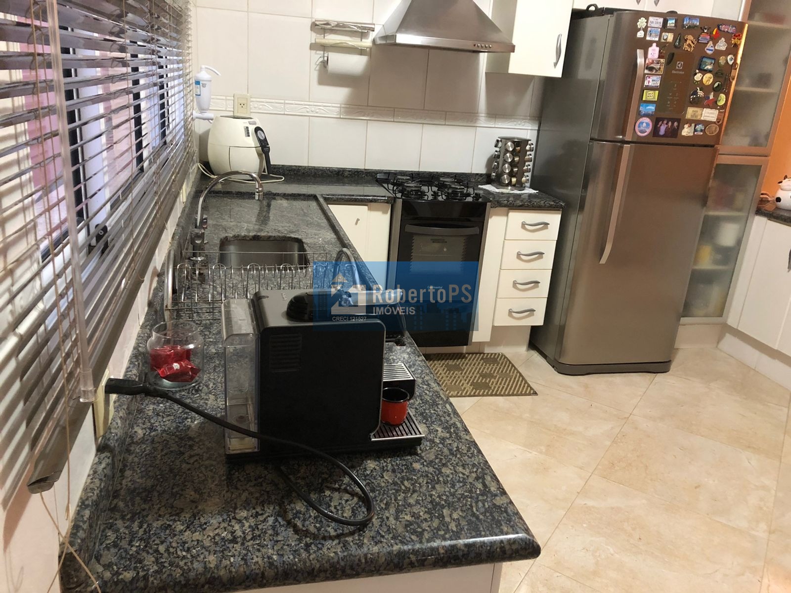 Linda casa assobradada no Condomínio Portal da Mata em Caçapava de 3 dormitórios com suíte e closet.