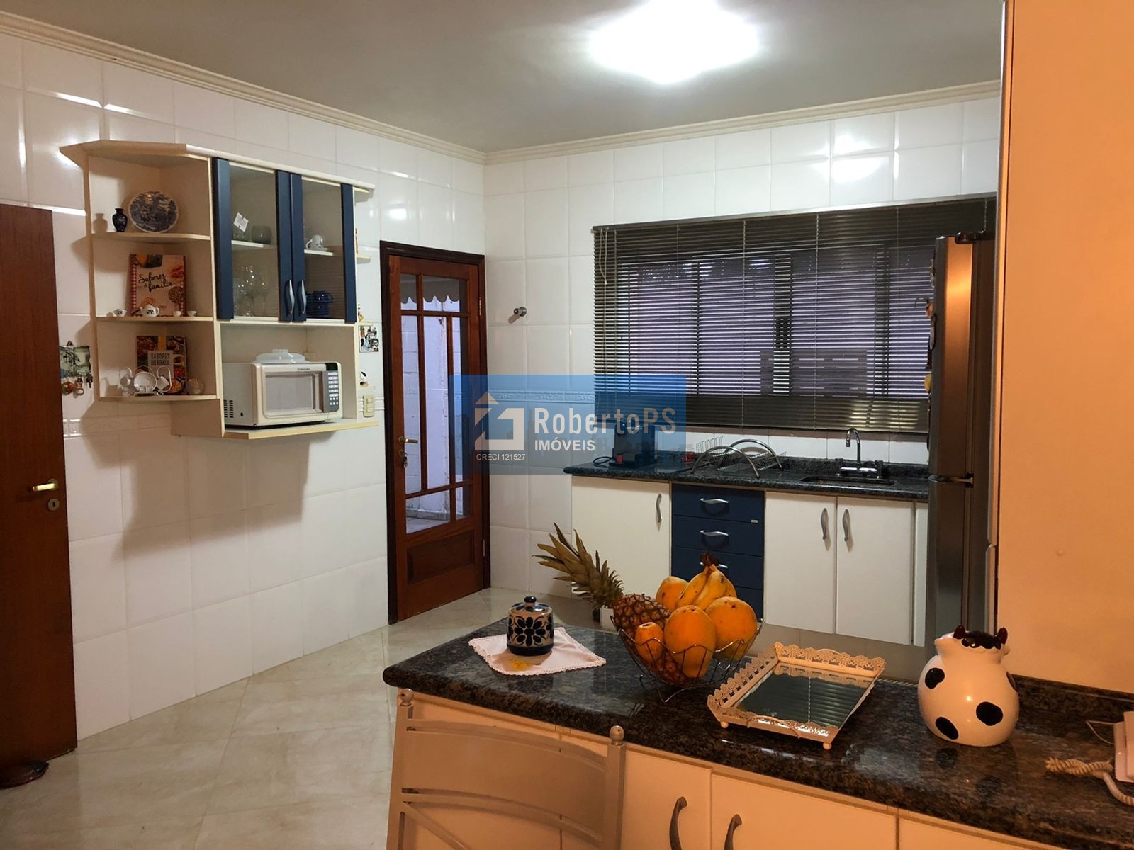 Linda casa assobradada no Condomínio Portal da Mata em Caçapava de 3 dormitórios com suíte e closet.