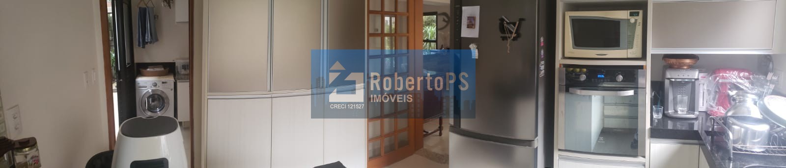 Sobrado com 4 quartos / 2 suítes com consultório em anexo e piscina