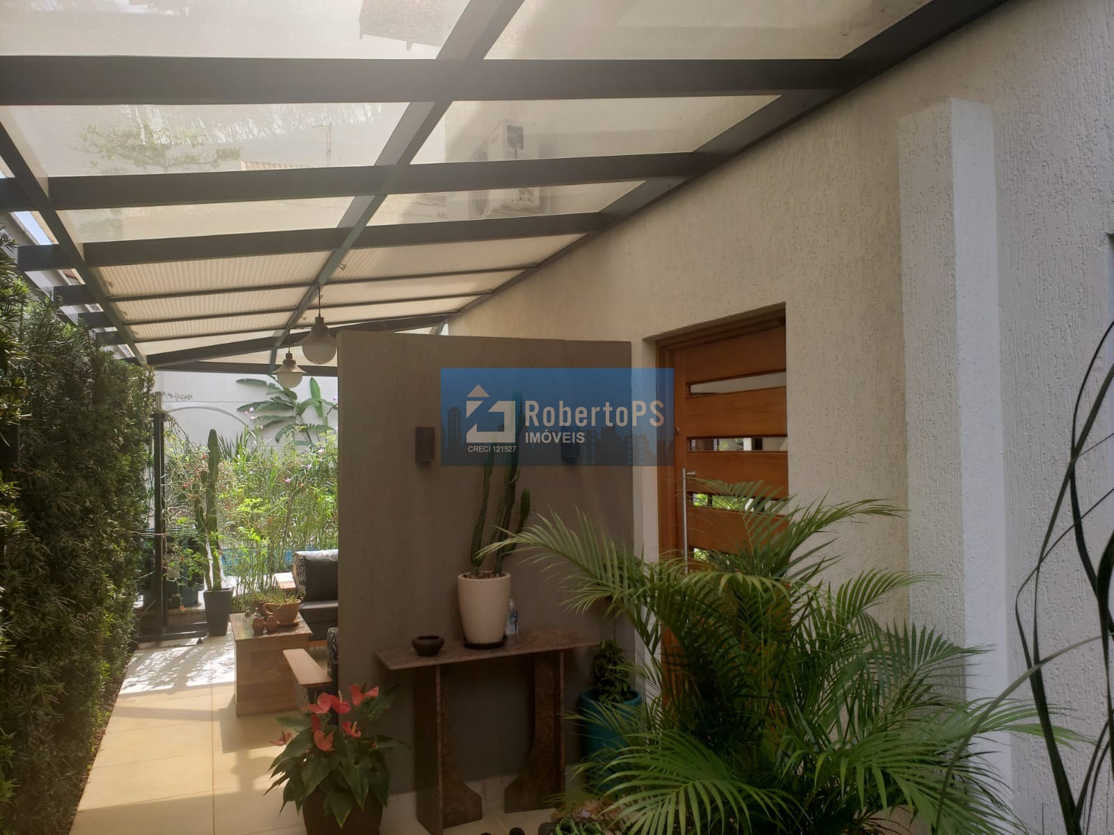 Sobrado com 4 quartos / 2 suítes com consultório em anexo e  - foto 2