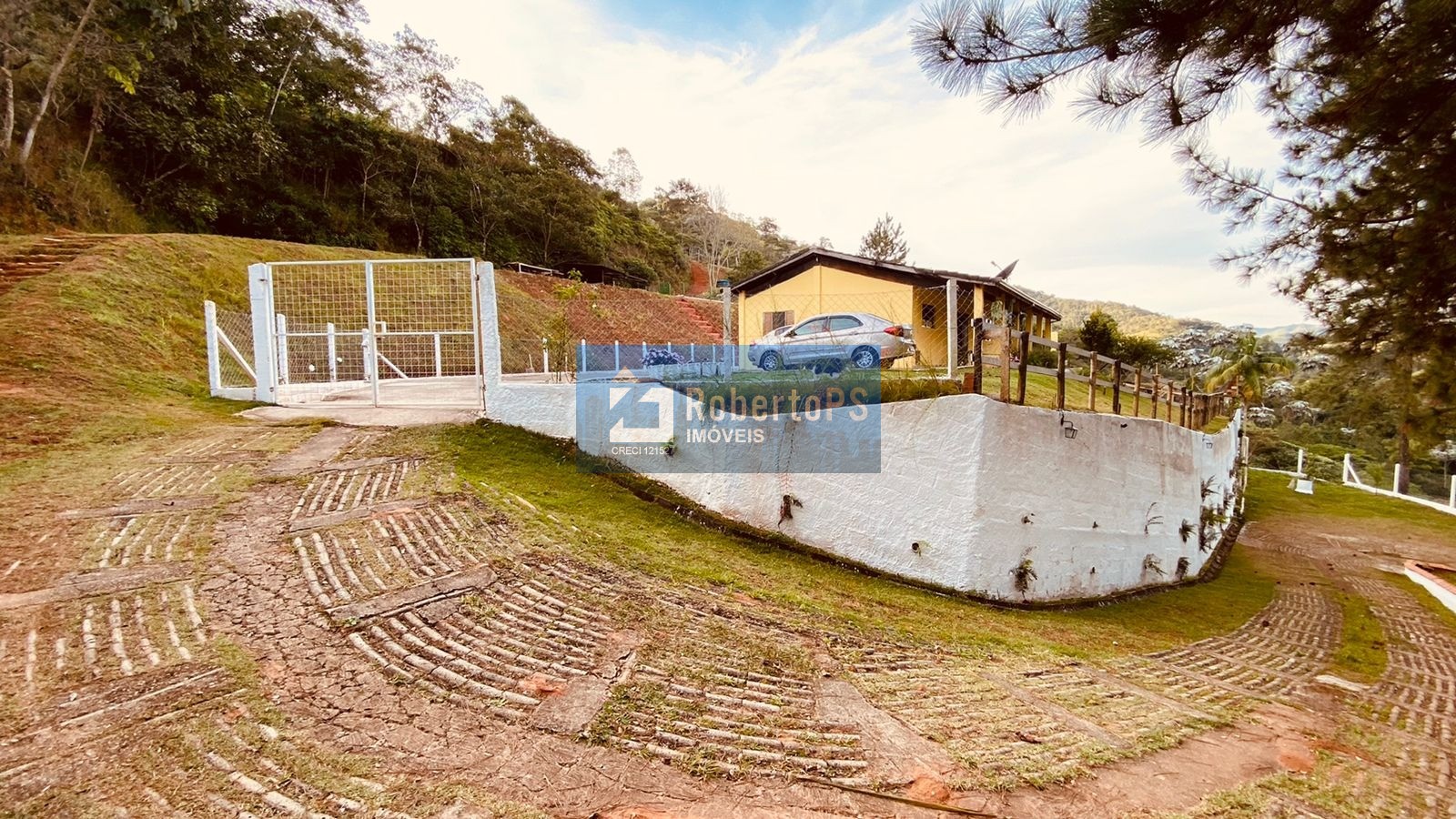 Chácara de 24000m2 (1 alqueire) com localização e vista maravilhosa