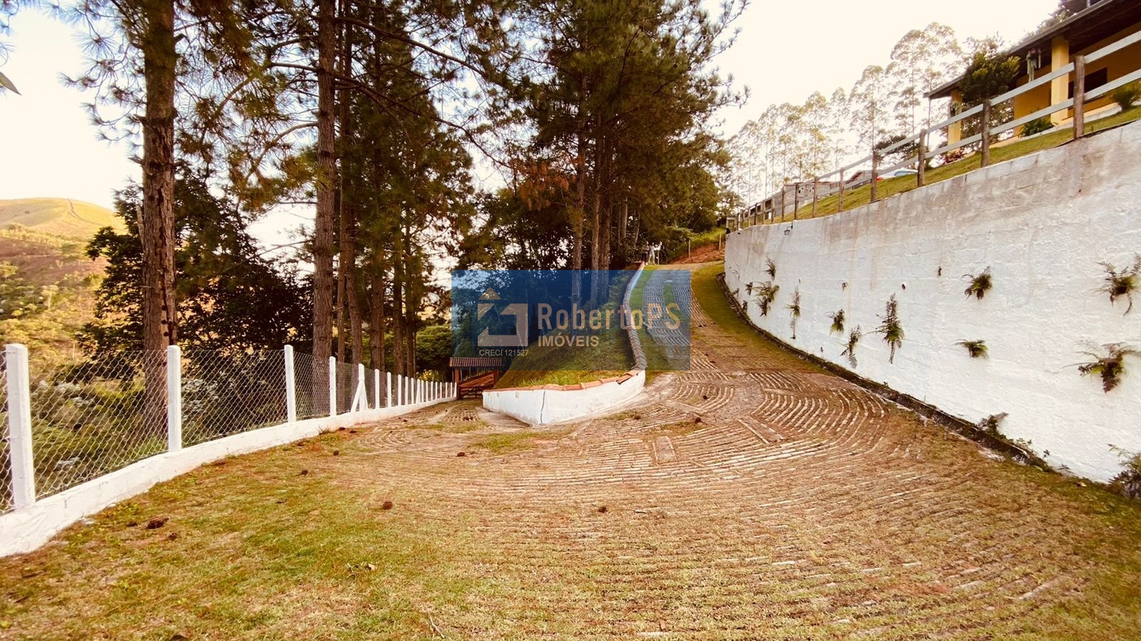 Chácara de 24000m2 (1 alqueire) com localização e vista maravilhosa