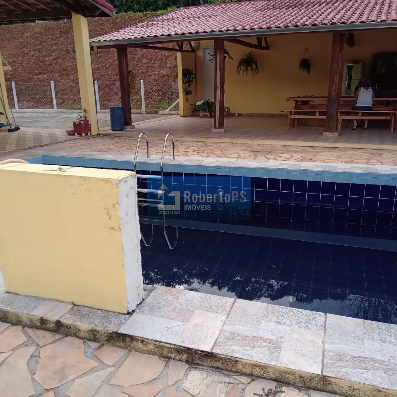 Chácara de 24000m2 (1 alqueire) com localização e vista mara