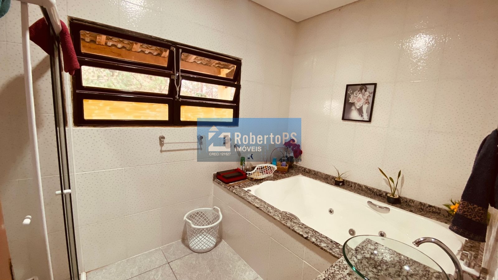 Chácara de 24000m2 (1 alqueire) com localização e vista maravilhosa