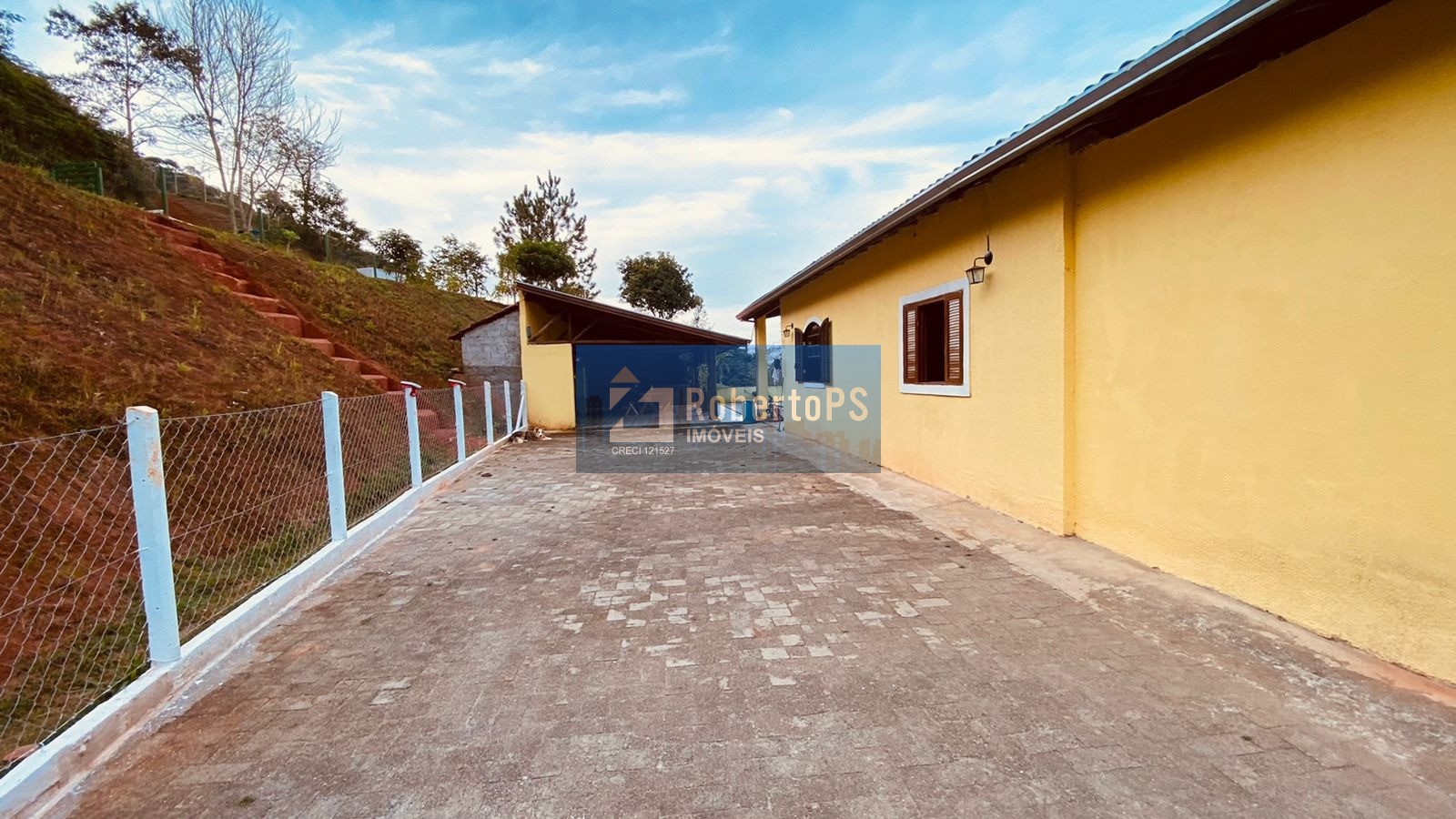 Chácara de 24000m2 (1 alqueire) com localização e vista maravilhosa
