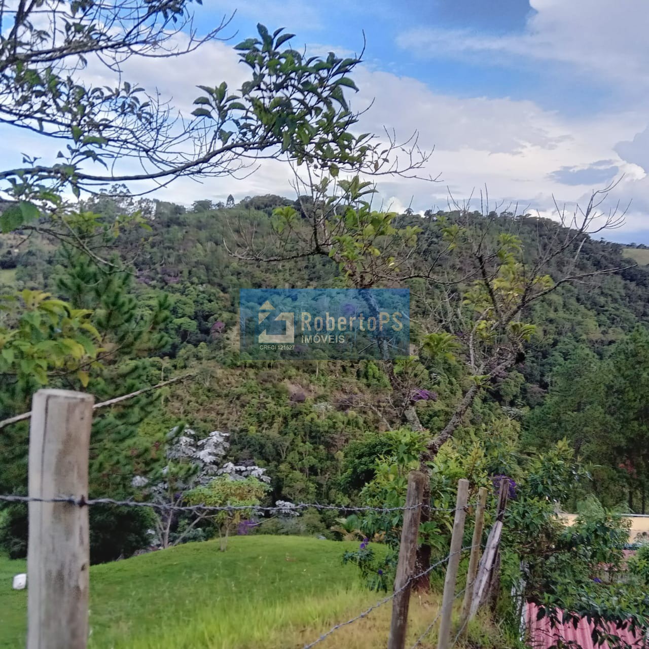 Chácara de 24000m2 (1 alqueire) com localização e vista maravilhosa