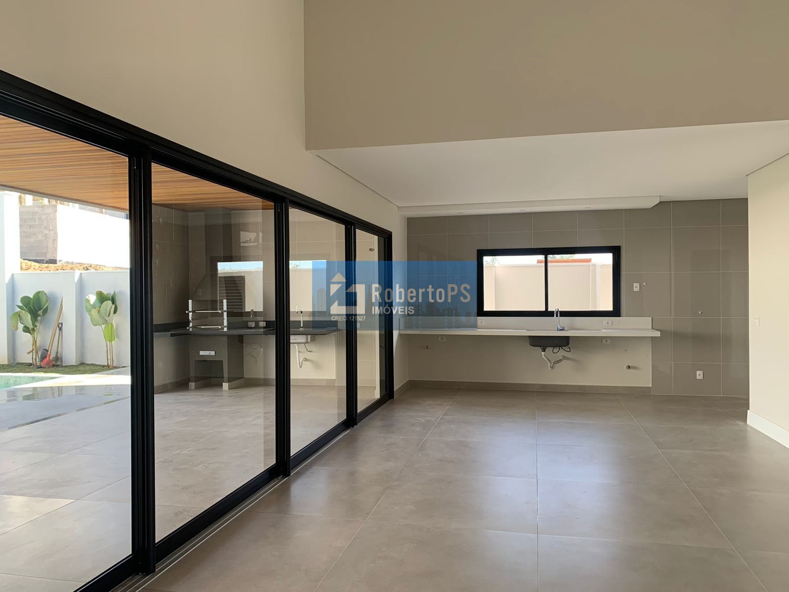 Linda casa térrea 4 suítes, 300 m2, piscina, colinas do para - foto 5