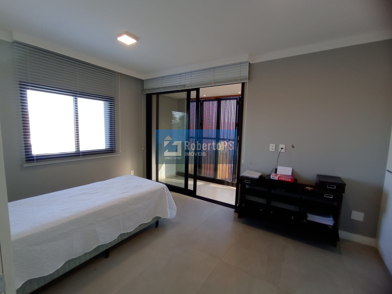 Casa de alto padrão em condomínio Alphaville II em São José dos Campos-SP: 3 quartos, 3 suítes, 3 salas, 5 banheiros, 4 vagas, 350m².