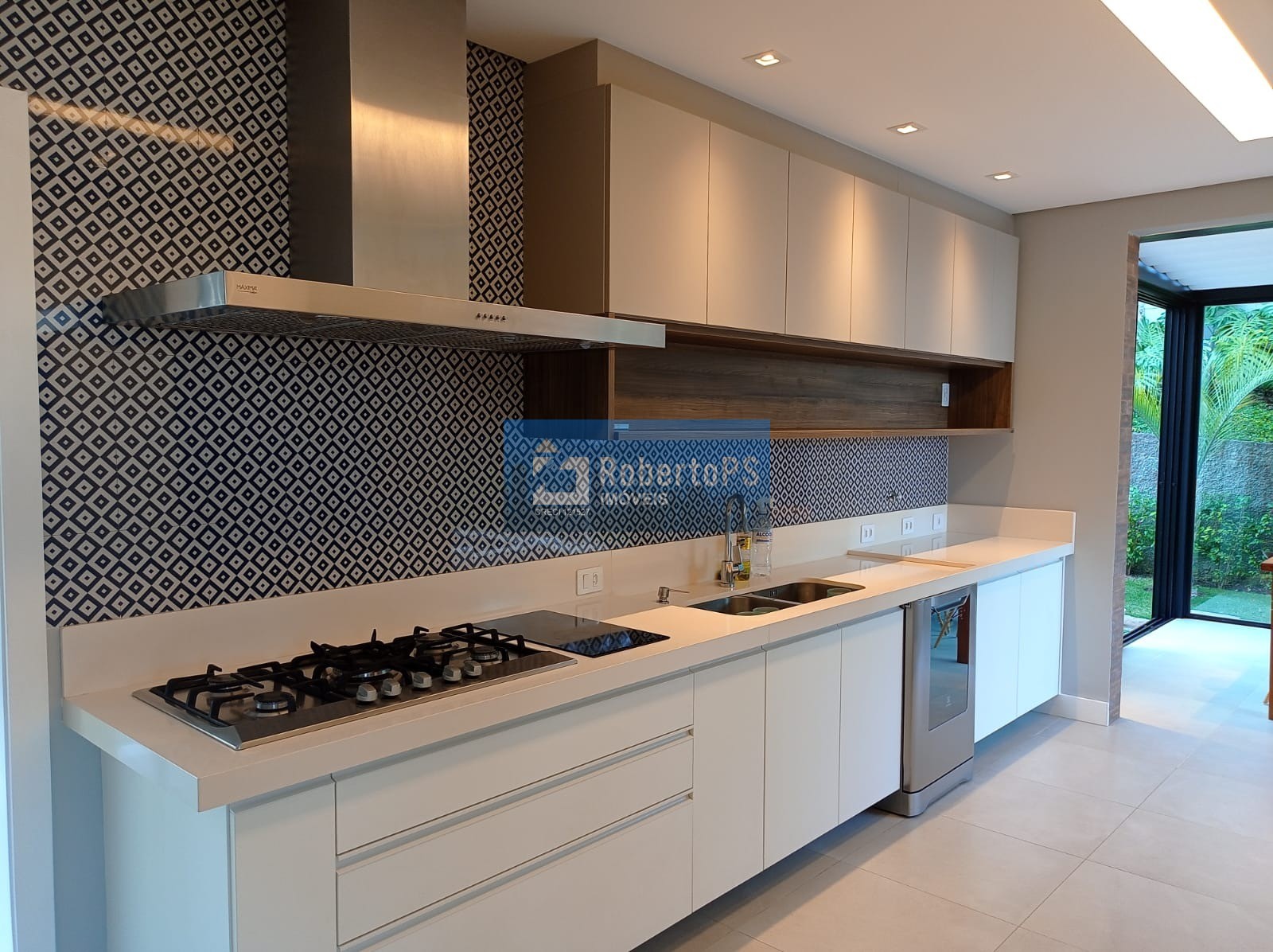 Casa de alto padrão em condomínio Alphaville II em São José dos Campos-SP: 3 quartos, 3 suítes, 3 salas, 5 banheiros, 4 vagas, 350m².