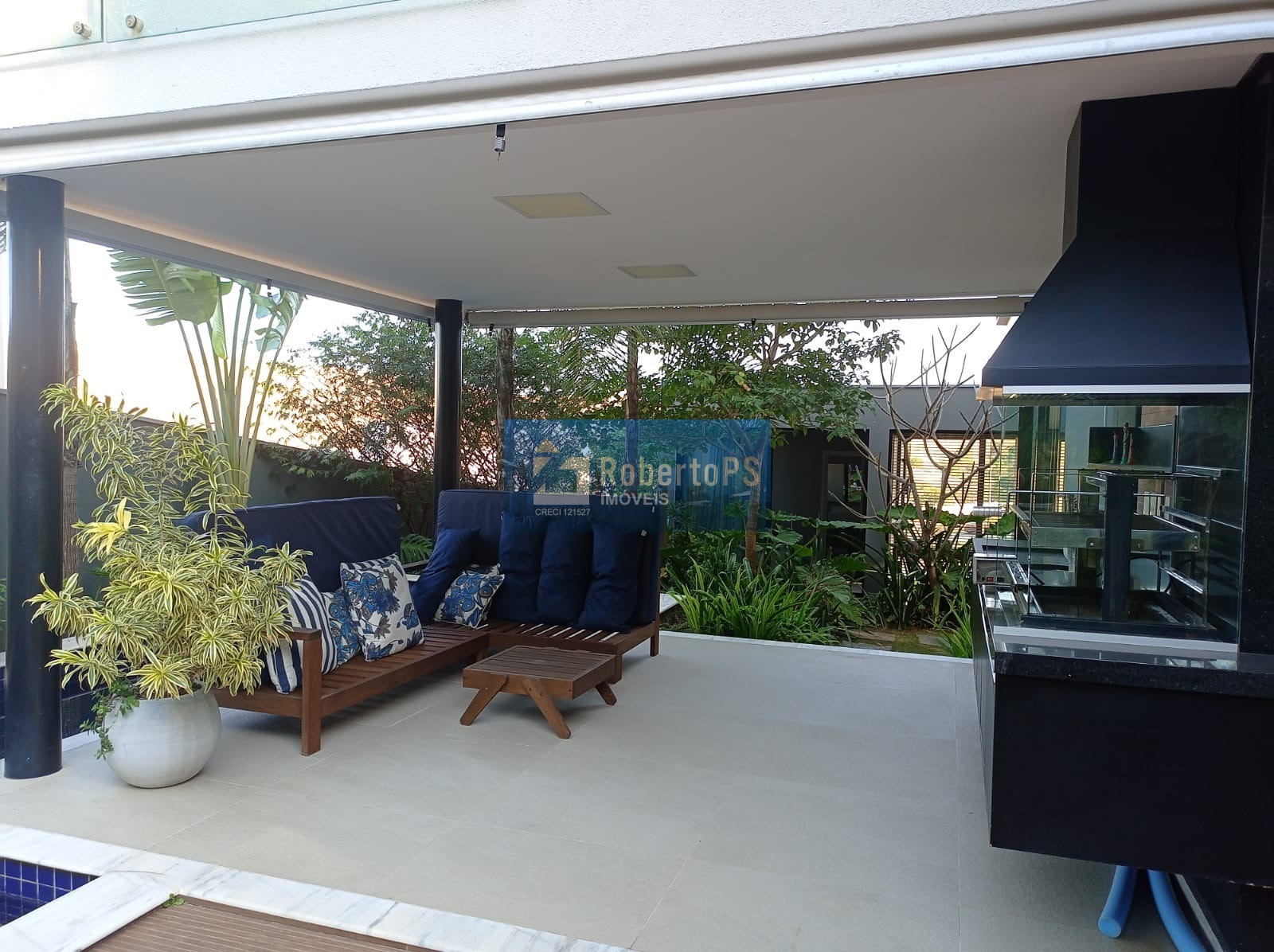Casa de alto padrão em condomínio Alphaville II em São José dos Campos-SP: 3 quartos, 3 suítes, 3 salas, 5 banheiros, 4 vagas, 350m².